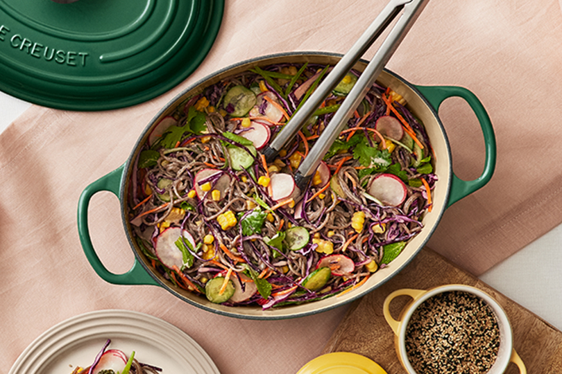 Salade froide de nouilles soba au sésame